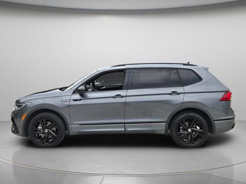 Certified 2023 Volkswagen Tiguan SE R-Line FWD image 5