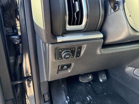 Certified 2025 Ford Expedition Max Platinum image 36