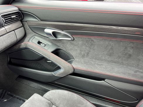 Used 2019 Porsche 911 Targa 4 GTS image 40