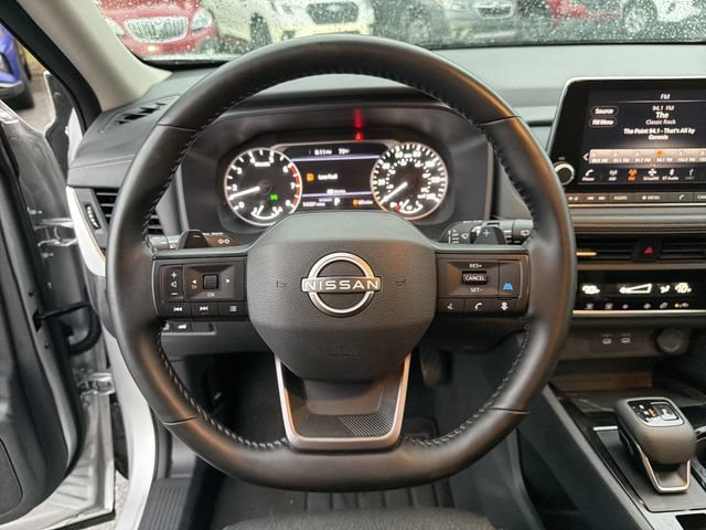 Used 2025 Nissan Rogue SV FWD image 20