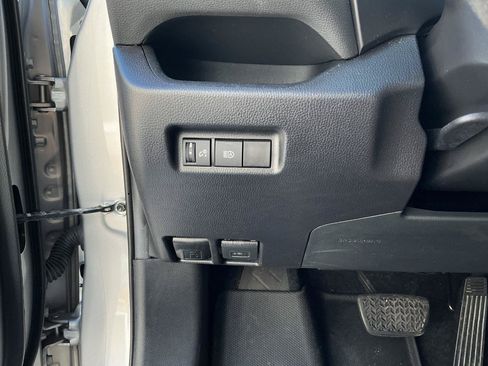 Used 2021 Toyota RAV4 LE w/ Carpet Mat Package (TMS) FWD image 11