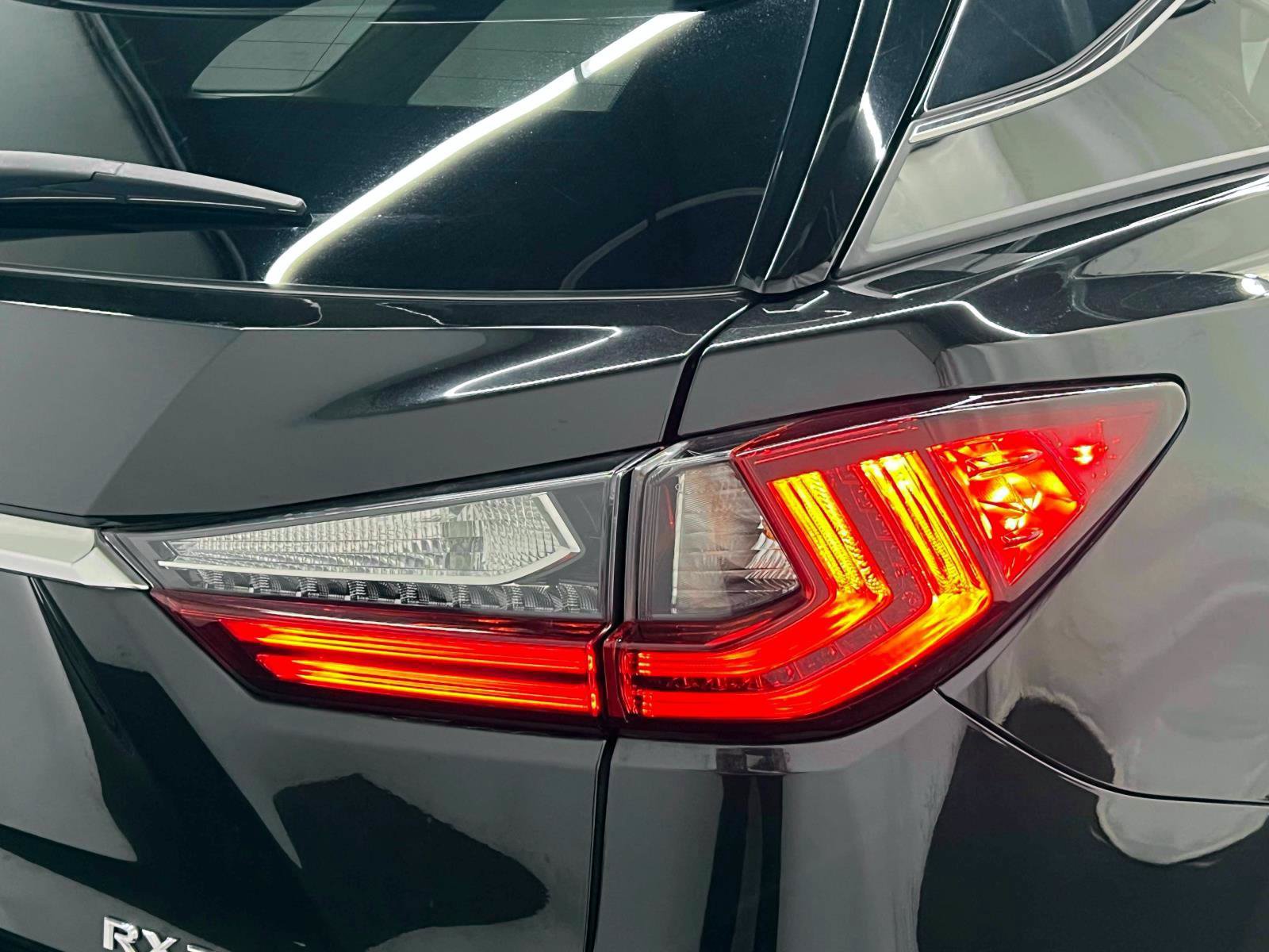 Used 2020 Lexus RX 350L Premium w/ Premium Package AWD/4WD image 10