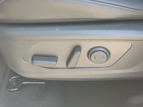 Certified 2025 Kia Sportage SX image 17