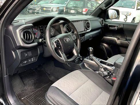 Certified 2021 Toyota Tacoma TRD Off-Road image 15