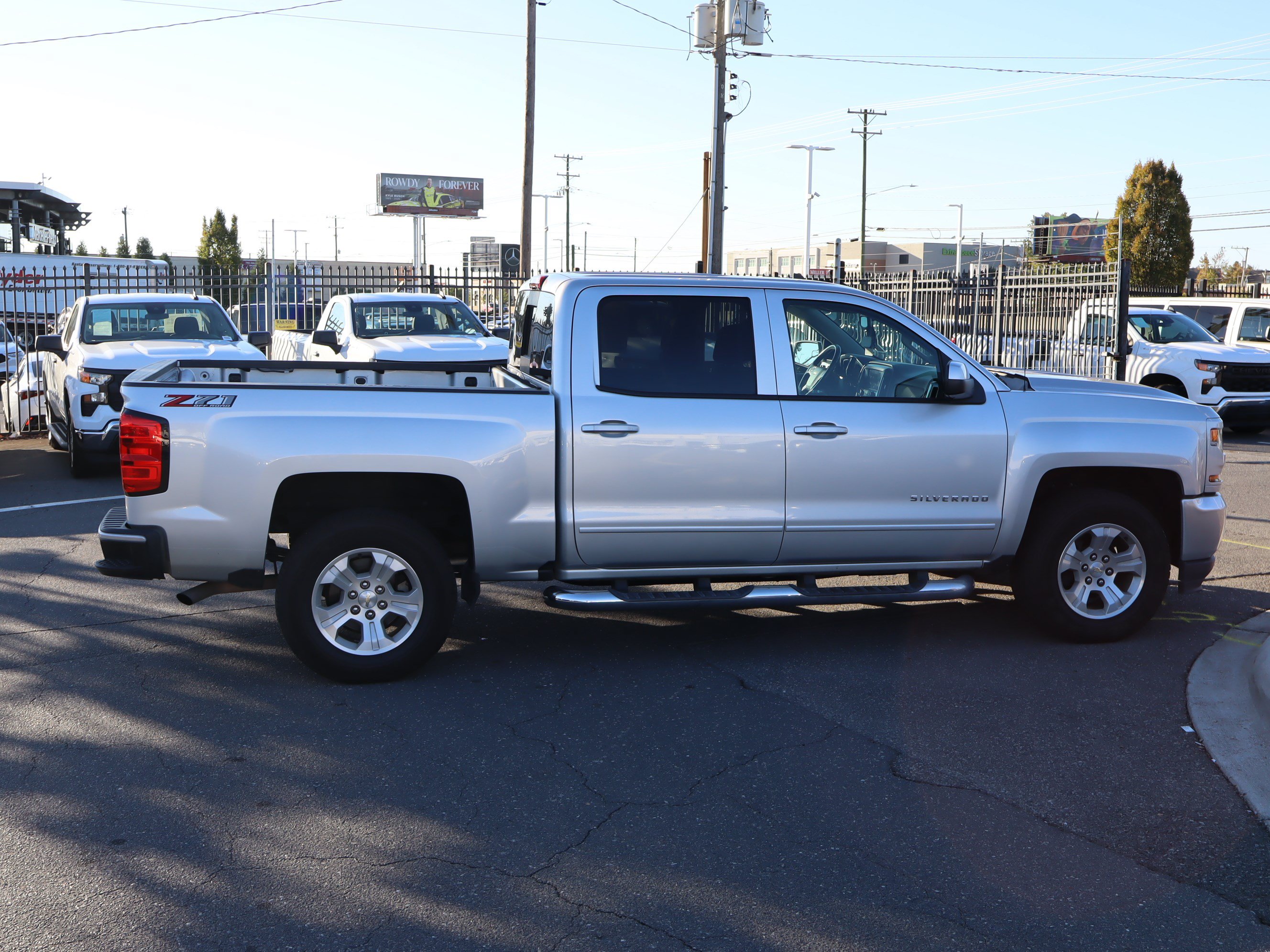 Used 2018 Chevrolet Silverado 1500 LT w/ All Star Edition AWD/4WD image 11