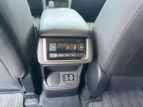 Used 2025 Subaru Ascent Premium AWD/4WD image 19