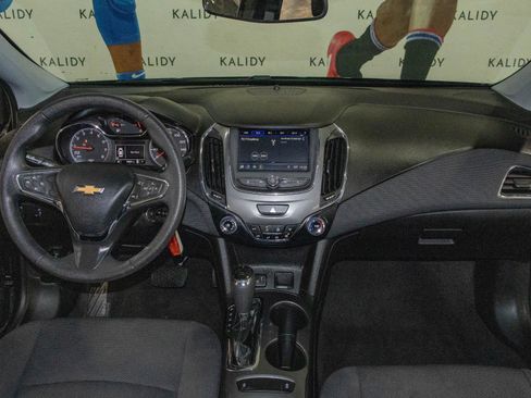 Used 2019 Chevrolet Cruze LS w/ LS Convenience Package image 3