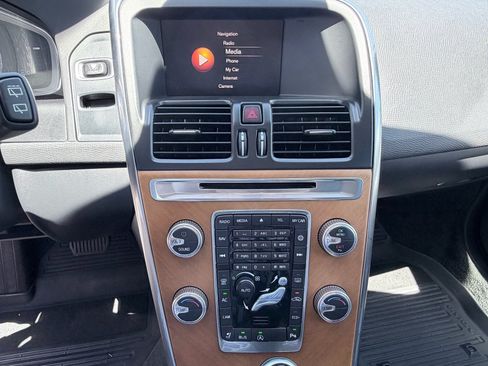 Used 2017 Volvo XC60 T5 Inscription w/ Preferred Option Package FWD image 15