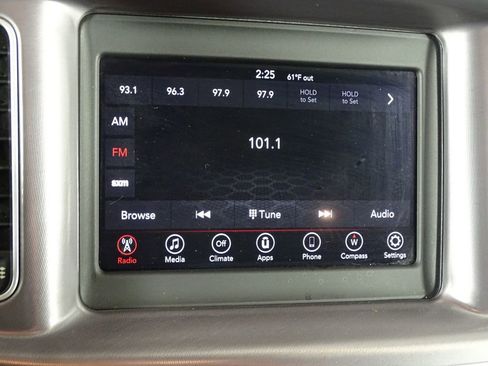 Used 2019 Dodge Charger SXT image 32