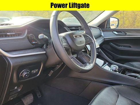 Used 2023 Jeep Grand Cherokee Limited AWD/4WD image 23