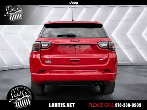 Certified 2022 Jeep Compass Limited w/ (RED) Package image 5