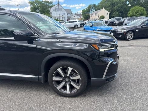 Used 2023 Honda Pilot Touring image 4