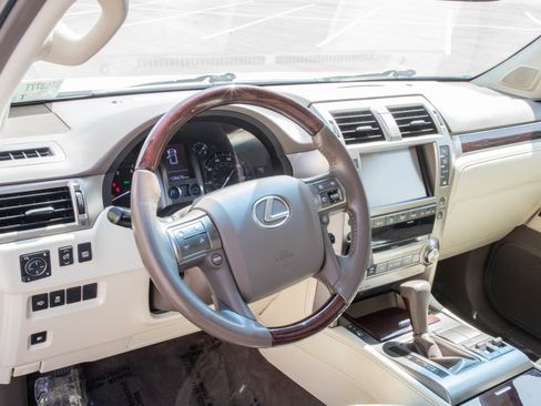 Used 2016 Lexus GX 460 w/ Premium Package AWD/4WD image 20