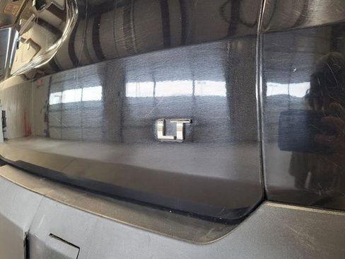 Used 2020 Chevrolet Traverse LT image 11
