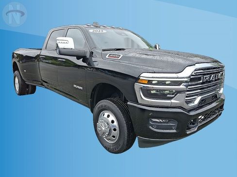 Used 2025 RAM 3500 Limited w/ Towing Technology Group AWD/4WD image 1