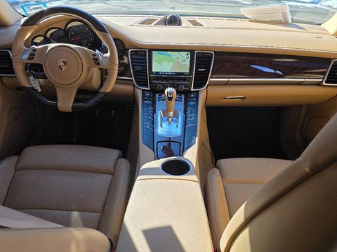 Used 2014 Porsche Panamera 4 image 2