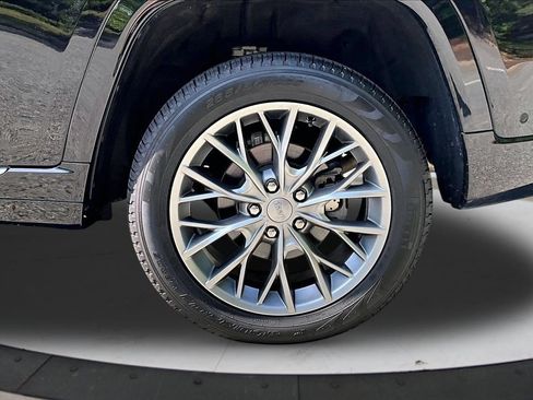 Certified 2025 Jeep Grand Cherokee Summit AWD/4WD image 35