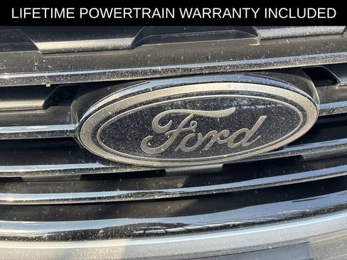 Used 2024 Ford Edge SE w/ Black Appearance Package AWD/4WD image 2
