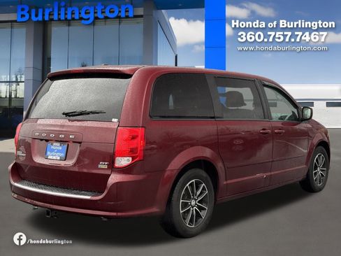 Used 2017 Dodge Grand Caravan GT image 6