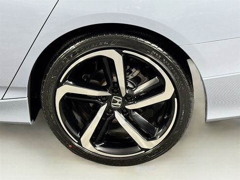 Used 2022 Honda Accord Sport image 9