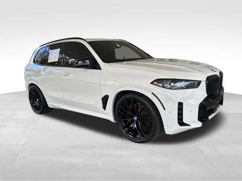 Used 2024 BMW X5 sDrive40i w/ M Sport Package image 2