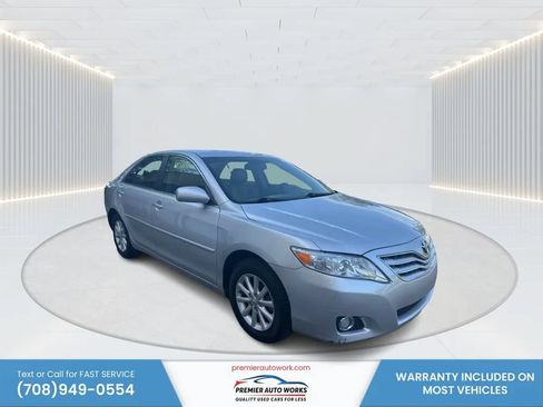 Used 2011 Toyota Camry XLE w/ XLE Extra-Value Pkg #2 FWD image 3