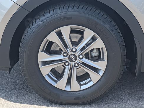 Used 2016 Hyundai Santa Fe Sport w/ Option Group 04 FWD image 15