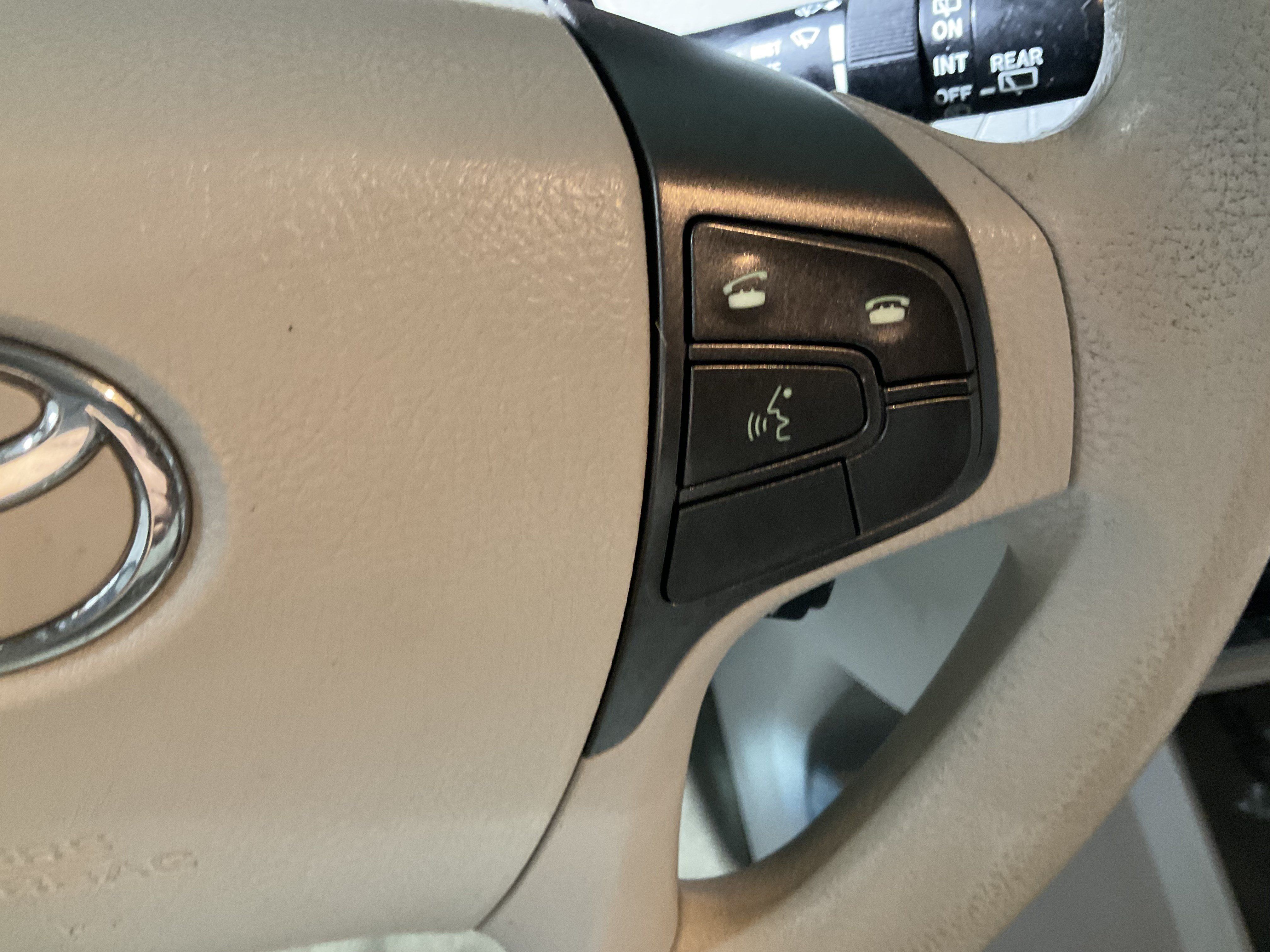 Used 2012 Toyota Sienna LE w/ Towing Pkg FWD image 31