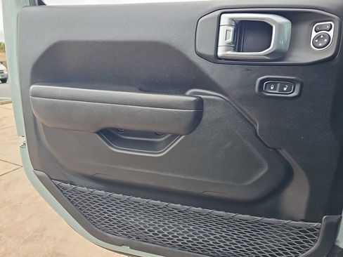 Used 2023 Jeep Wrangler Unlimited w/ Cold Weather Group image 25