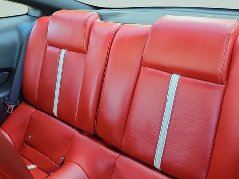 Used 2010 Ford Mustang GT Premium RWD image 9