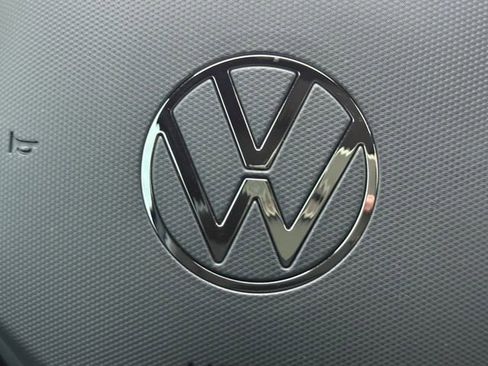 Used 2024 Volkswagen Golf R image 5