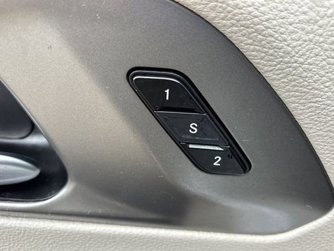 Used 2023 Chrysler Pacifica Touring-L FWD image 24