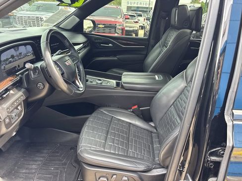 Used 2022 Cadillac Escalade Sport Platinum AWD/4WD image 16