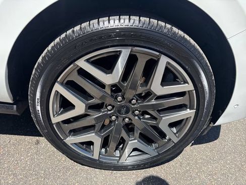 Certified 2025 Ford Expedition Platinum w/ Platinum Ultimate Package AWD/4WD image 13