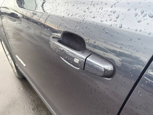 Used 2018 GMC Acadia SLE FWD image 11