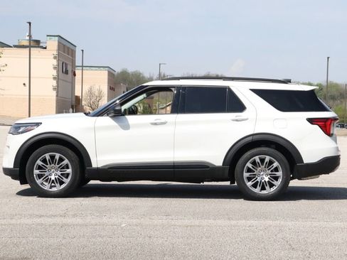 New 2026 Ford Explorer Active w/ Active Comfort Package AWD/4WD image 5