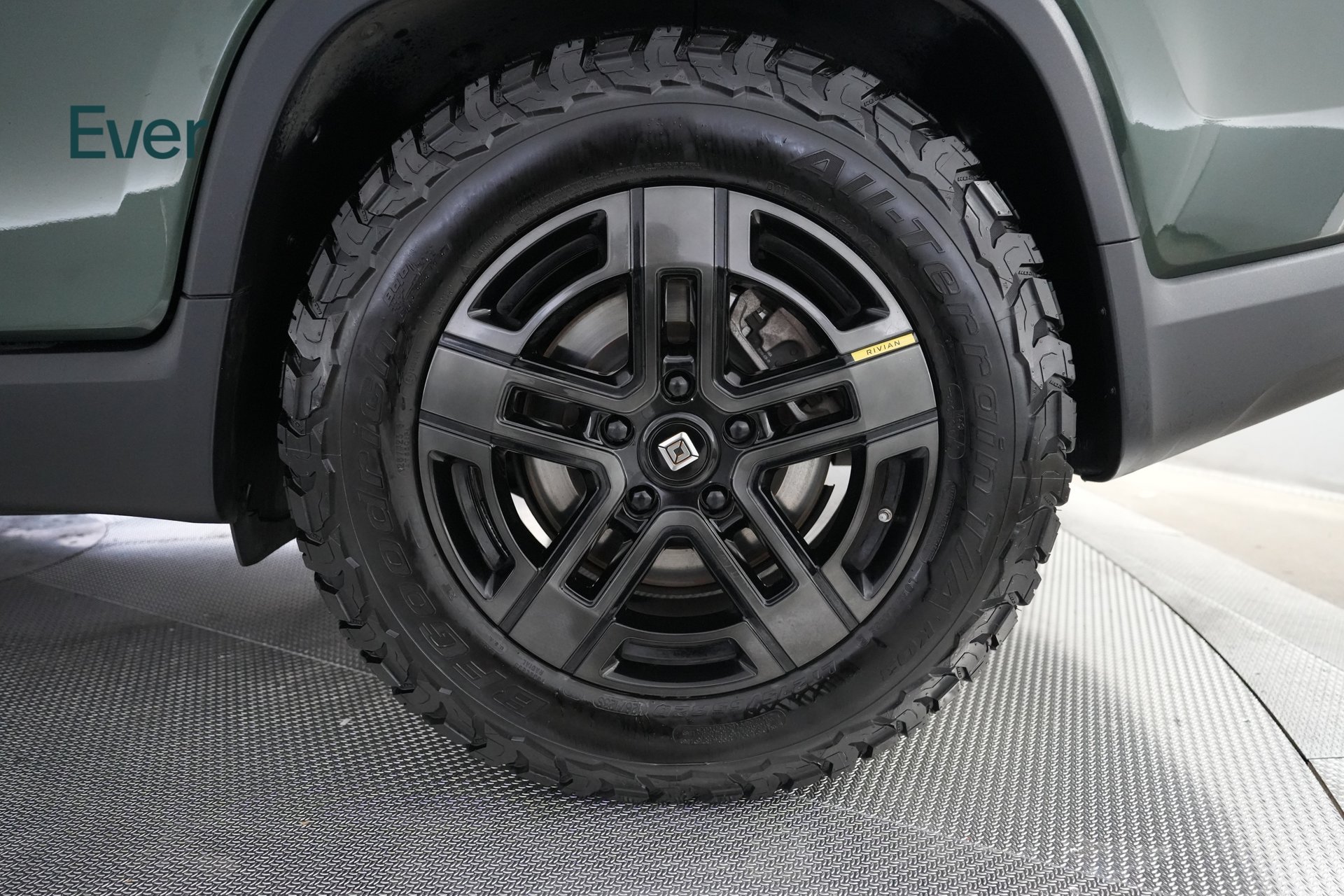 Used 2023 Rivian R1T Adventure Dual AWD/4WD image 9