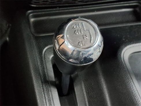 Used 2017 Jeep Wrangler Unlimited Sahara w/ Connectivity Group image 12