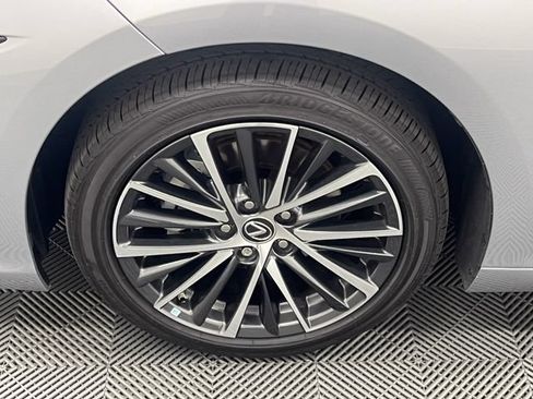 Certified 2022 Lexus ES 300h w/ Premium Package FWD image 23