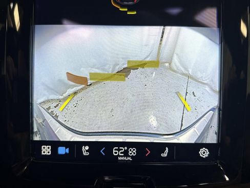 Used 2023 Volvo XC60 B5 Ultimate w/ Climate Package image 23