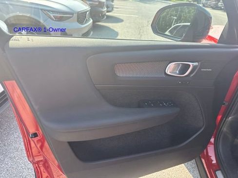 Used 2025 Volvo XC40 B5 Plus w/ Climate Package AWD/4WD image 21