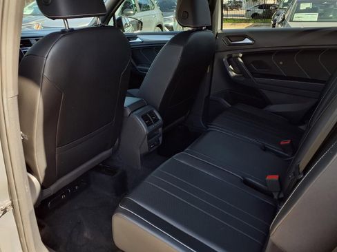 Certified 2022 Volkswagen Tiguan SE R-Line image 19