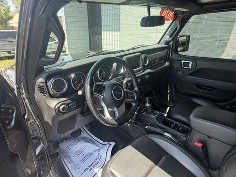 Used 2020 Jeep Wrangler Unlimited Sahara AWD/4WD image 12