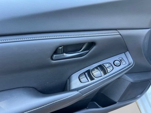 Used 2025 Nissan Sentra S FWD image 11