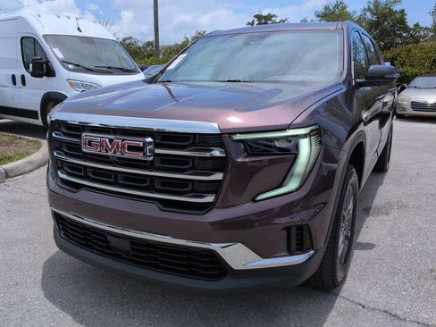 Used 2025 GMC Acadia Elevation FWD image 9