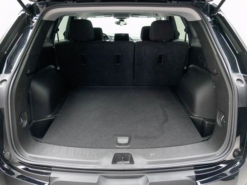 Used 2025 Chevrolet Blazer LT image 9