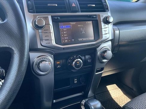 Used 2018 Toyota 4Runner SR5 AWD/4WD image 9
