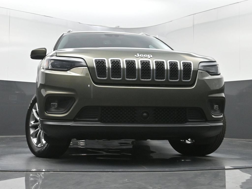 Used 2021 Jeep Cherokee Latitude Lux w/ Comfort/Convenience Group AWD/4WD image 24