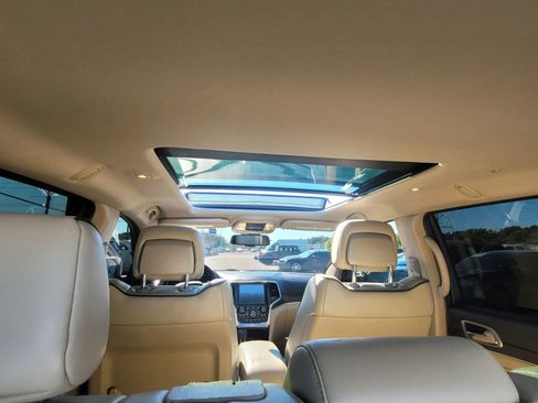 Used 2016 Jeep Grand Cherokee Overland image 15