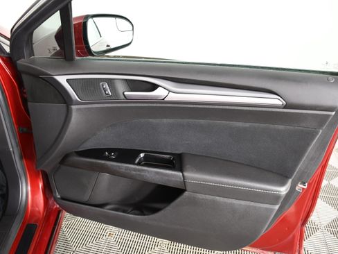 Used 2016 Ford Fusion SE FWD image 38